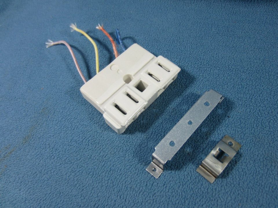 Whirlpool WPY702434 RECEPTACLE